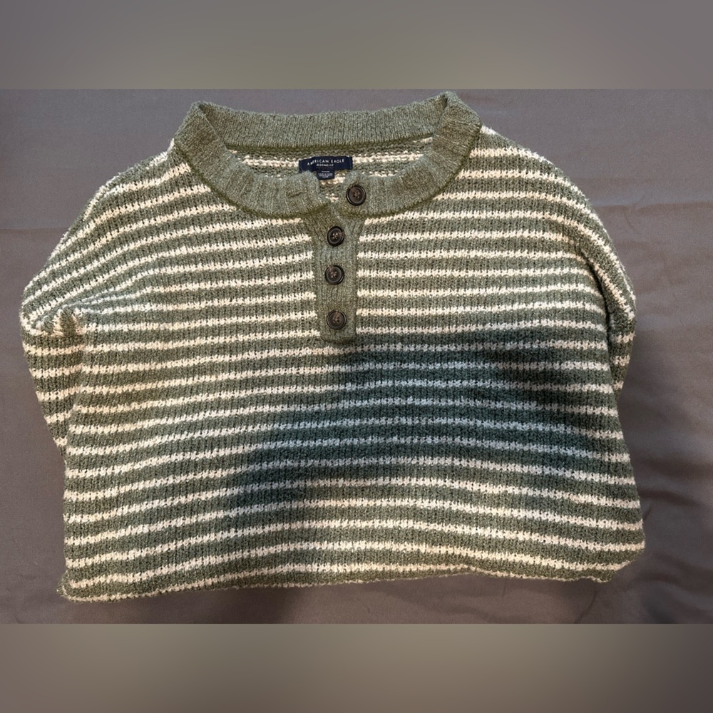 American Eagle Sweater